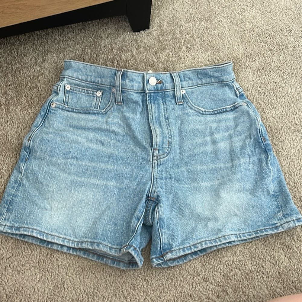 Madewell- The Perfect Mid-Length Jean Short